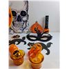 Image 5 : Various Halloween Decorations