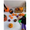 Image 8 : Various Halloween Decorations