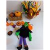 Image 9 : Various Halloween Decorations