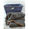 Image 1 : 1 Plastic tote with 2 grey Blankets