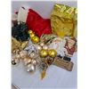 Image 3 : Christmas Decor Lot