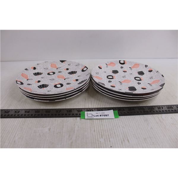Set of 8 Plastic Reusable Plates 8.5" Dia