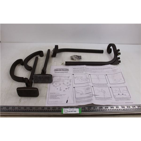 Village Lighting Adjustable Metal Garland Hanger