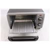Image 2 : Black & Decker Toaster Oven 15.5" x 10.5" x 8.5" - Powers On