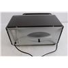 Image 3 : Black & Decker Toaster Oven 15.5" x 10.5" x 8.5" - Powers On