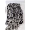 Image 3 : (3) Scarves