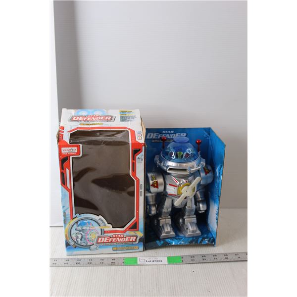 Star Defender Fighting Robot 10" Tall- As Is
