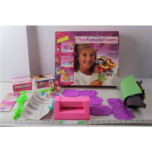 Vintage Fleur Fantastic Flowers Flower Making Set- As Is