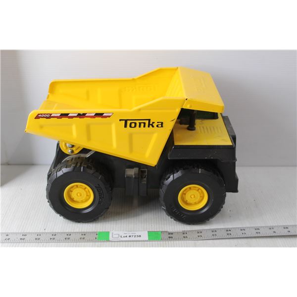 Model Tonka Truck 14" Long x 9" Tall