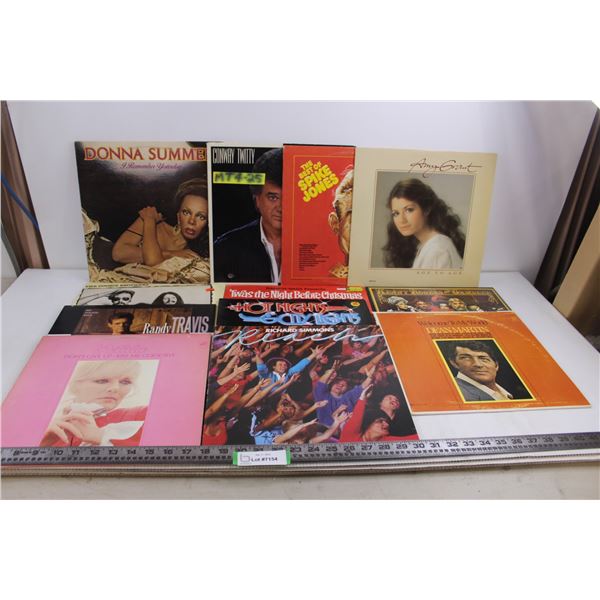 (12) Vinyl Records (Doobie Brothers, Dean Martin, Kenny Rogers)