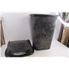 Image 4 : KIS Plastic Garbage Can with Lid 29" x 16" x 13", As is, Dish Rack with Drying Pad, Plastic Bag Hold