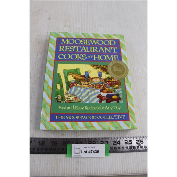 Soft Cover Book "Moosewood Restaurant - Cooks at Home"