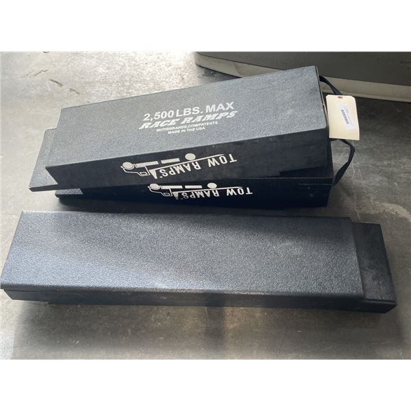 AS NEW SET OF TOW RAMPS 4PC TOTAL