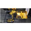 Image 3 : DEWALT 20V MAX DRILLS AND IMPACT, CHARGER, 2 BATTERIES AND BAG