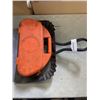 Image 2 : METAL DUST PAN, COMPLETE BIT SET, GAUAGE
