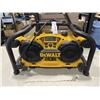 Image 1 : DEWALT JOBSITE RADIO