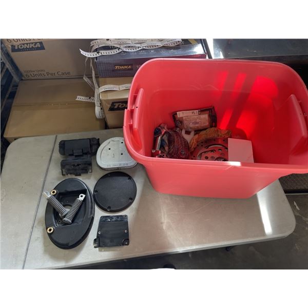 TOTE OF VARIOUS HARLEY DAVIDSON PARTS