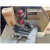 Image 3 : COLMAN LANTERN MODEL 200 AND BOX OF ASSORTED VINTAGE ITEMS