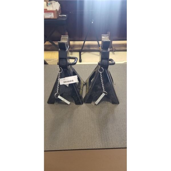 PAIR OF JACK STANDS