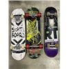 Image 2 : 3 ASSORTED SKATEBOARDS, LONGBOARD