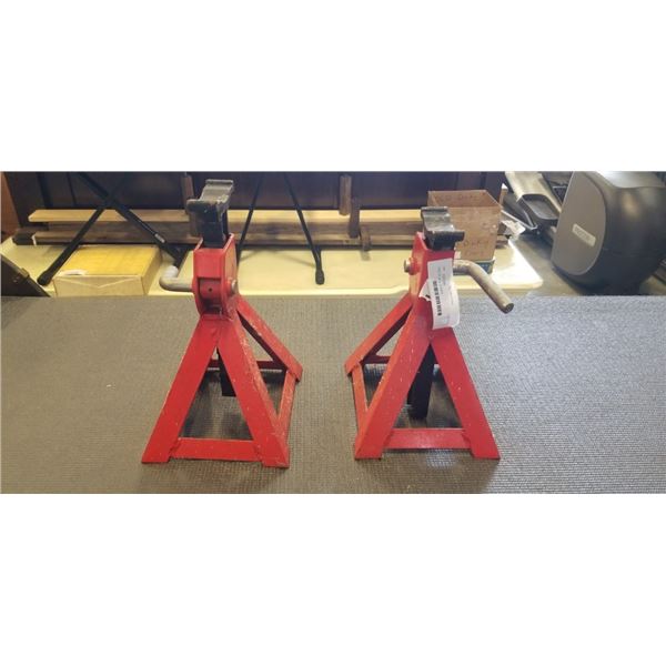 PAIR OF JACK STANDS