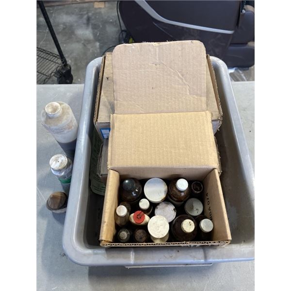 TRAY OF COYOTE SCENT FOR TRAPPING, AND BAG OF ODOUR CONTROL SOIL AMENDMENT