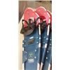 Image 2 : 2 PAIRS OF SNOWSHOES