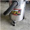 Image 3 : SHOP VAC ROLLING 8 GALLON CONTRACTOR SHOP VACUUM WITH HOSE
