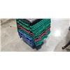 Image 3 : 8 LIDDED STORAGE TOTES