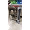Image 1 : 3 FOLDING CHAIRS AND SEVILLE TOWER FAN