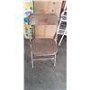 Image 2 : 6 METAL FOLDING CHAIRS