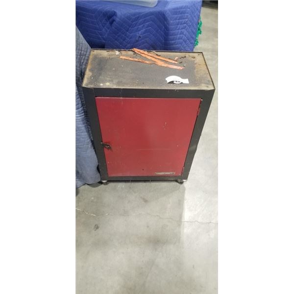 ROLLING TOOL CABINET WITH AUTOMOTIVE SERVICE CONTENTS