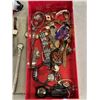 Image 3 : TRAY OF VARIOUS WATCHES