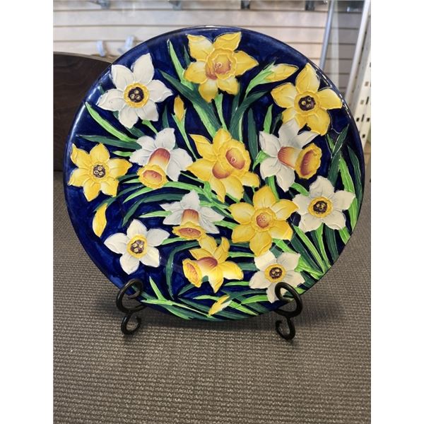 MALING 11  HAND PAINTED PLATE,  DAFFODILS 