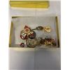 Image 1 : LOT OF NOVELTY PINS, NATIVE, ROCK AND ROLL, MARIO ETC.