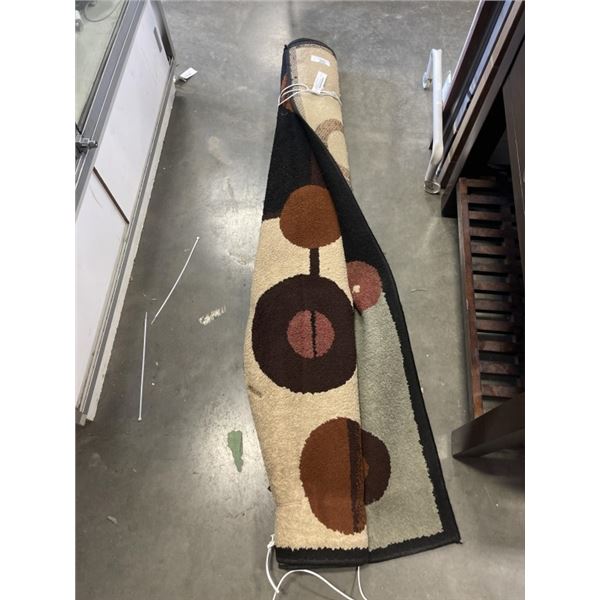 APPROX 5FT X 8FT AREA CARPET