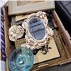 Image 3 : 2 TRAYS OF GLASS AND COLLECTIBLES