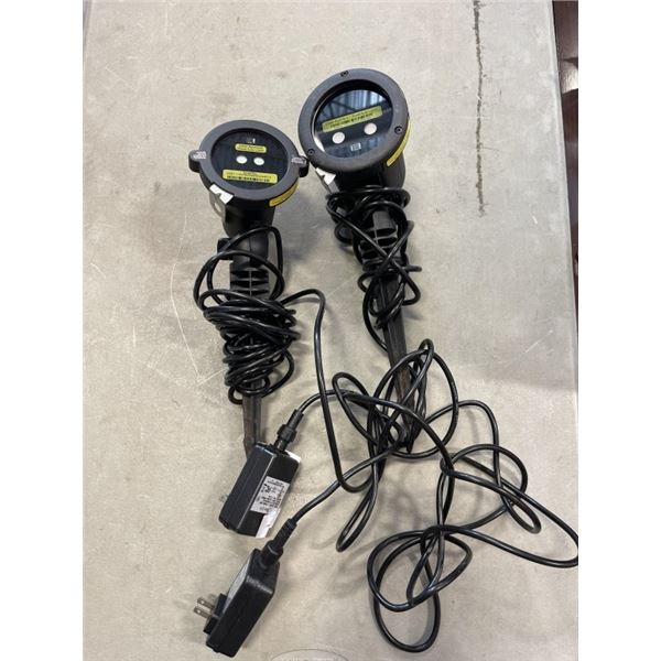2 LASER LIGHT PROJECTORS