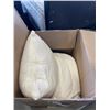 Image 2 : 2 NEW AVACADO STANDAR PILLOWS RETAIL $140
