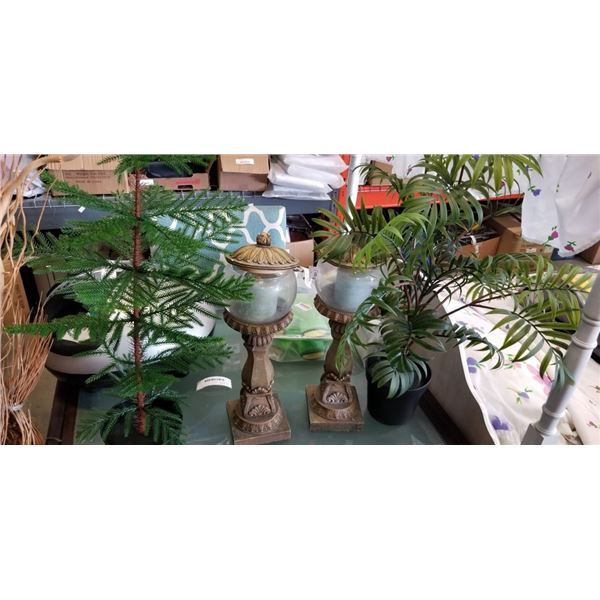 2 LANTERNS AND 2 SMALL ARTIFICIAL PLANTS