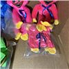 Image 4 : 3 POPPY PLAYTIME KISSY MISSY PLUSH, 2 NEW ROBLOX PLUSH AND 2 COLLAPSABLE DOG BALLS WITH LIGHTS