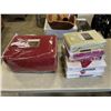 Image 1 : ASSORTED NEW BED LINENS INCLUDING KINGSIZE QUILT