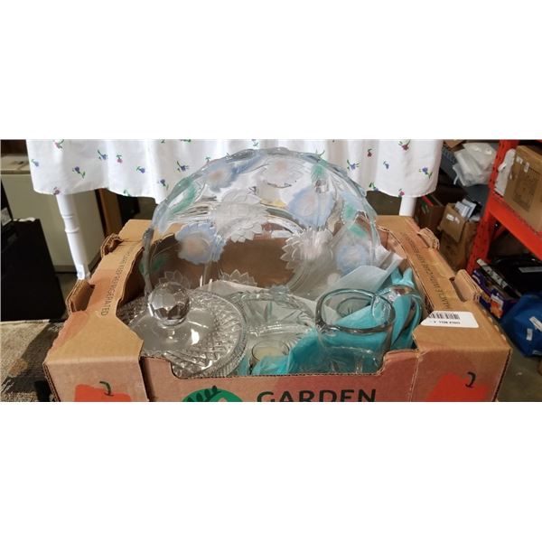 BOX OF VARIOUS CRYSTAL AND COLLECTIBLES
