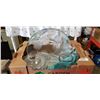 Image 1 : BOX OF VARIOUS CRYSTAL AND COLLECTIBLES
