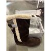 Image 1 : NEW WOMEN'S BROWN BOOTS, SIZE 11