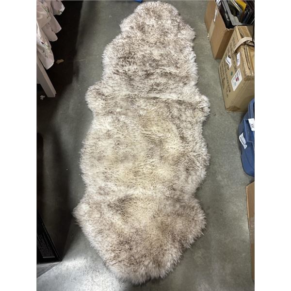 SHEEPSKIN RUG