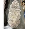 Image 1 : SHEEPSKIN RUG