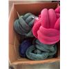 Image 2 : 6 NEW CUDDLE KNOT PILLOWS GREEN, PINK AND BLUE