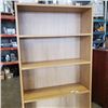 Image 2 : 6.5 FT BOOKSHELF