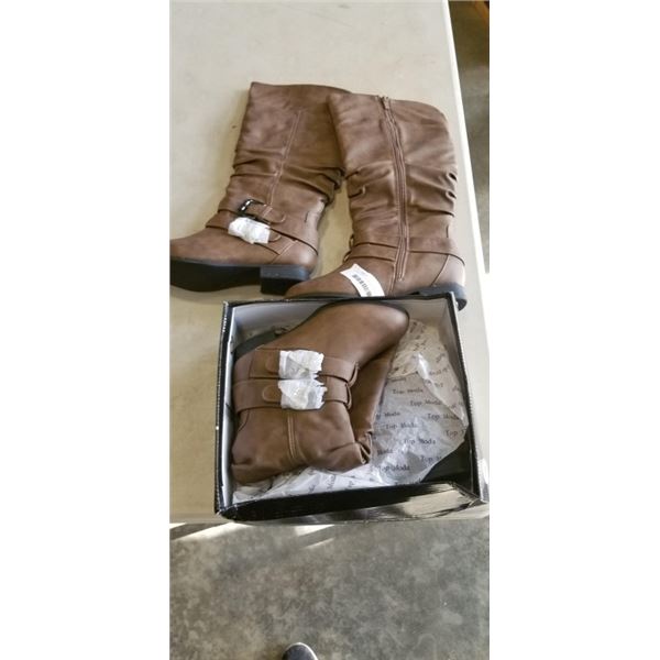 2 NEW PAIRS OF LEATHER BOOTS SIZE 5 AND 7.5